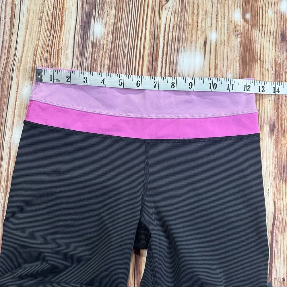 Lululemon Athletica Women’s Cropped Leggings  Size 4
